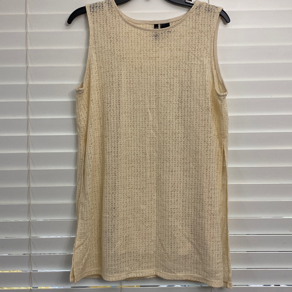 New Direction connected tank and outer lace tank with side slits size petite med